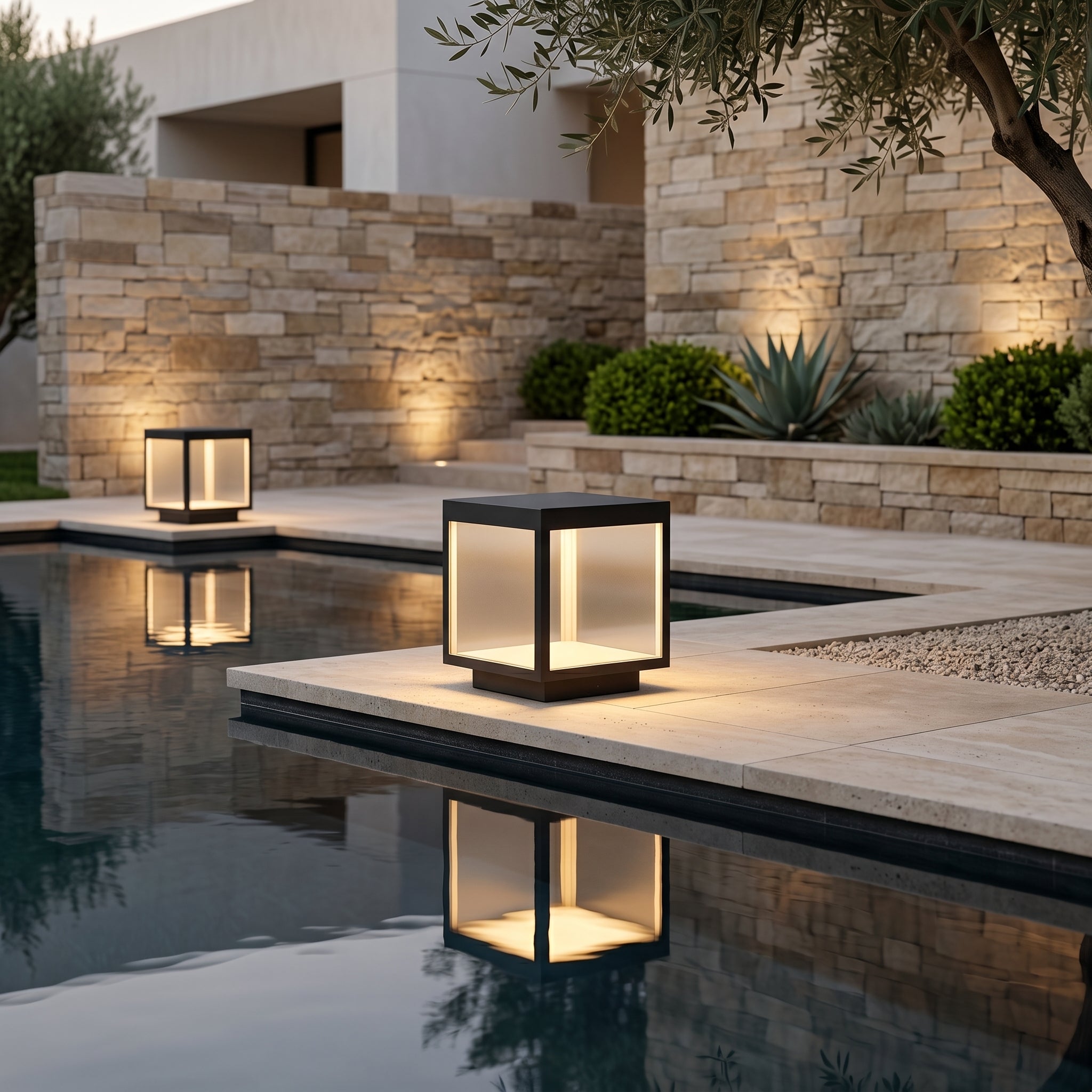Lumen Square Frame Garden Post