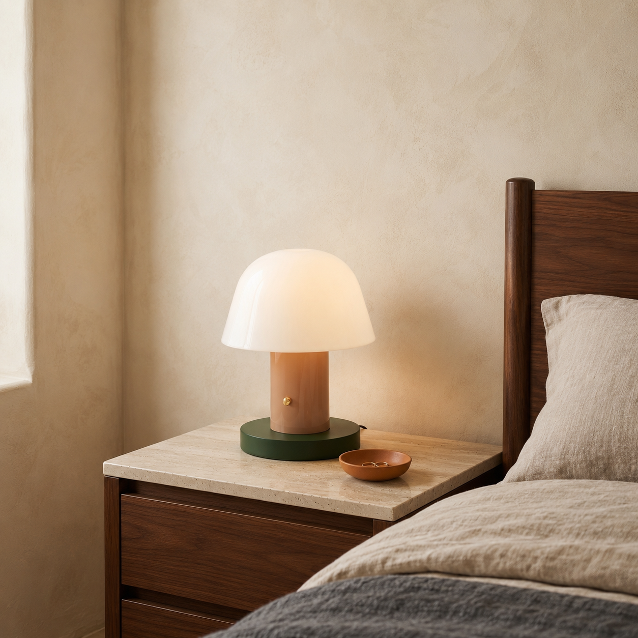 Lumen Nordic House Table Lamp
