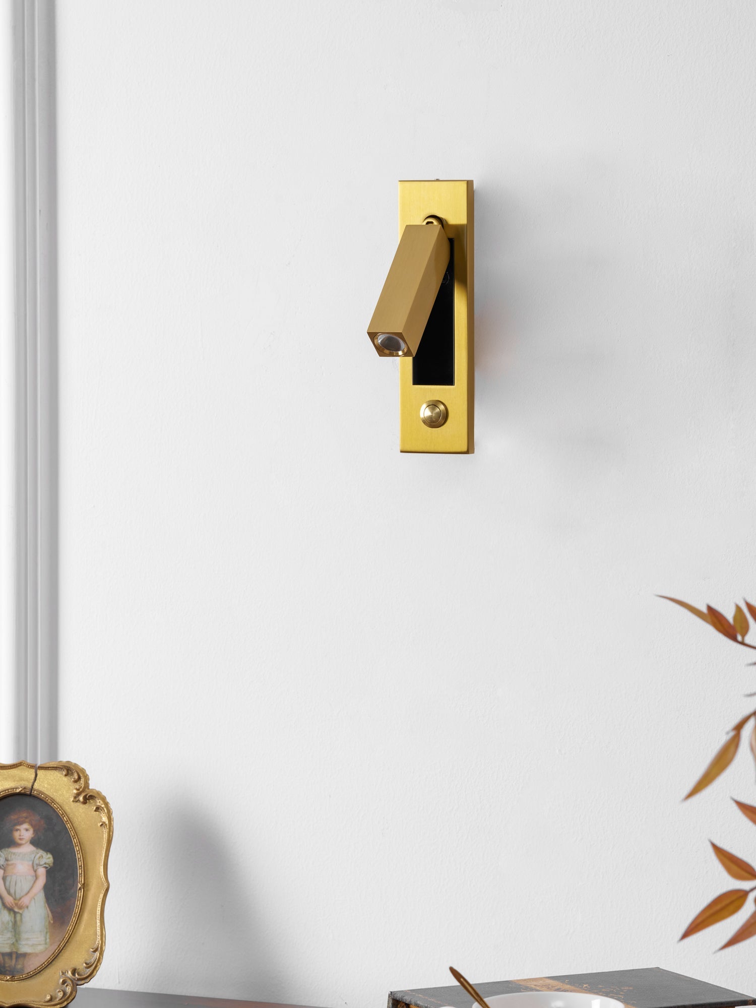 Lumen Embedded Bedside Sconce