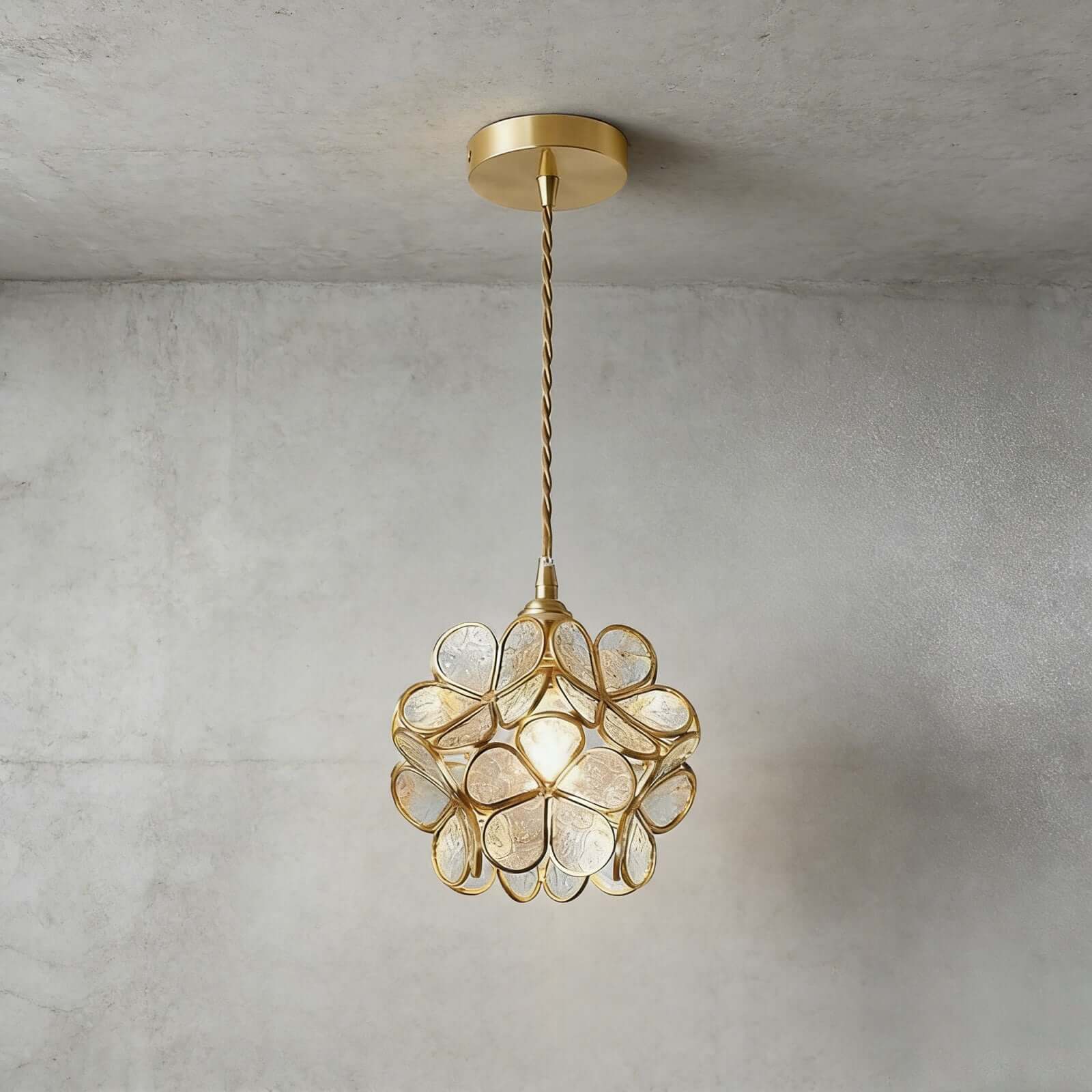 Glass_Petal_Pendant_Light_s_4.jpg