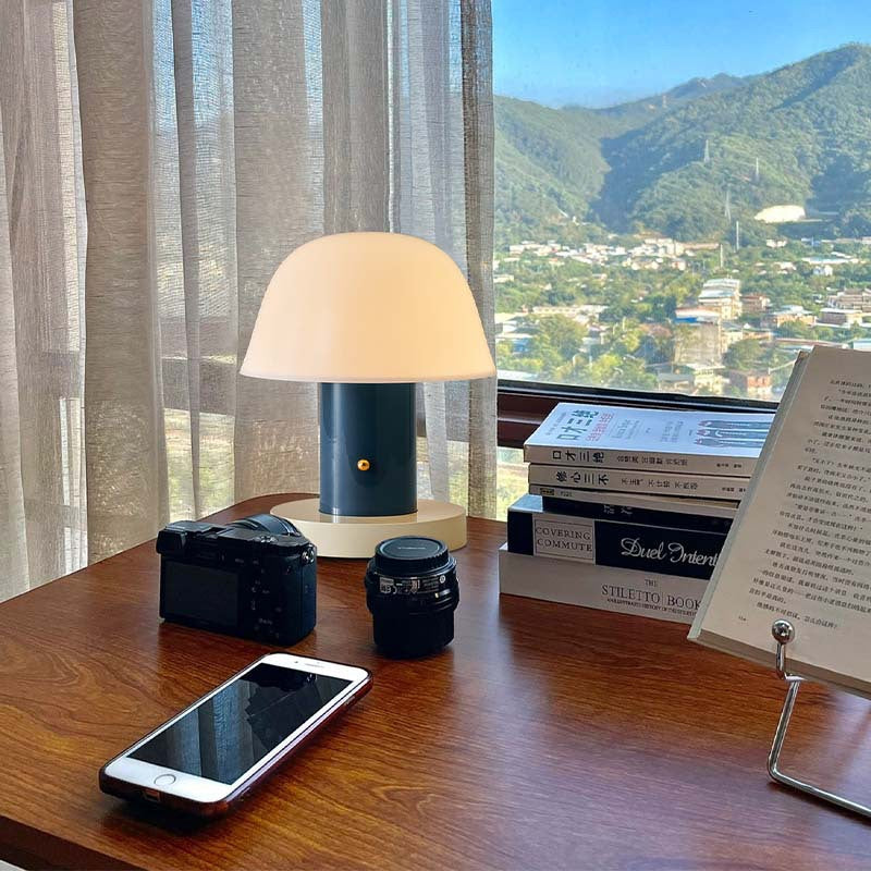 Lumen Nordic House Table Lamp
