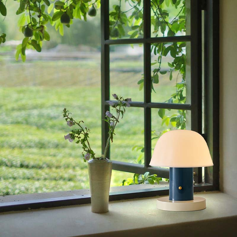 Lumen Nordic House Table Lamp