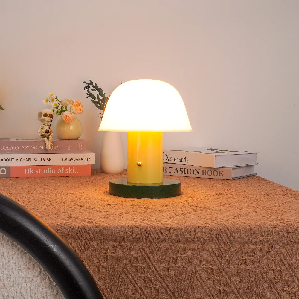 Lumen Nordic House Table Lamp