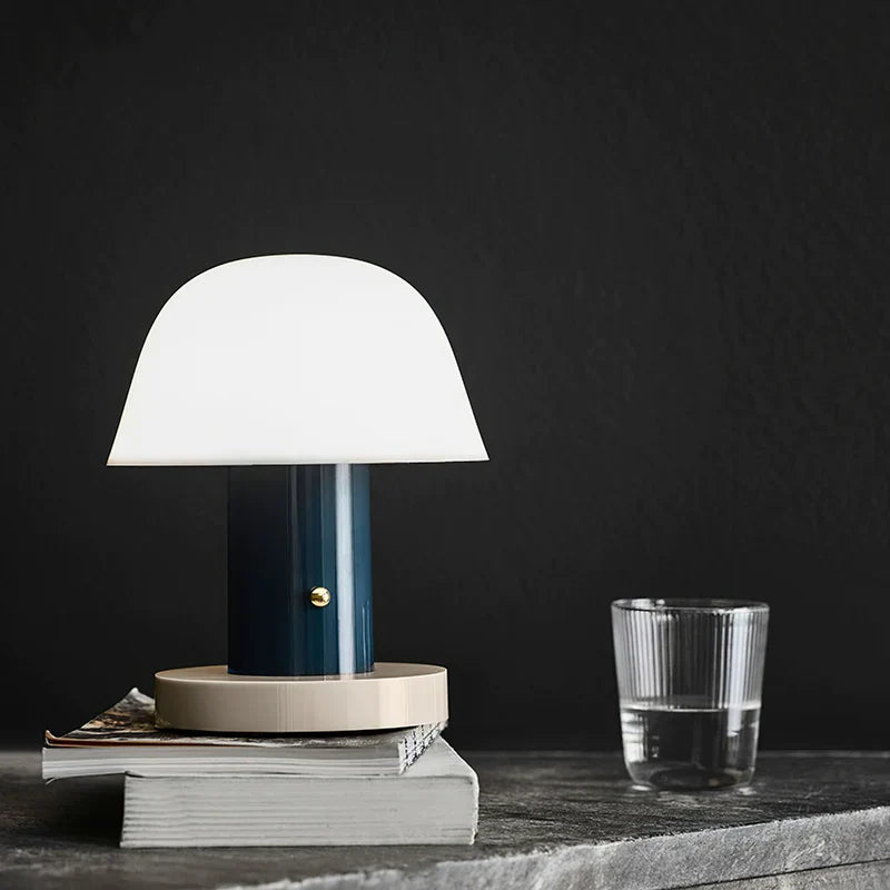 Lumen Nordic House Table Lamp