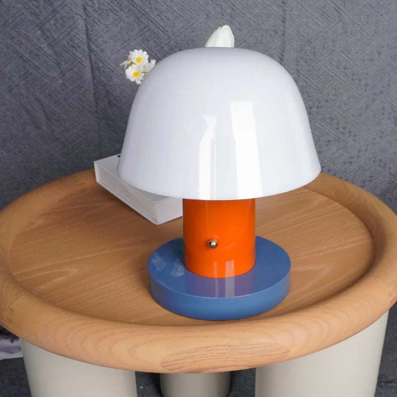 Lumen Nordic House Table Lamp
