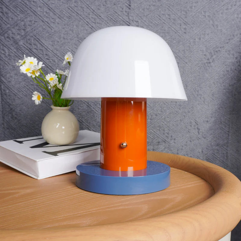 Lumen Nordic House Table Lamp