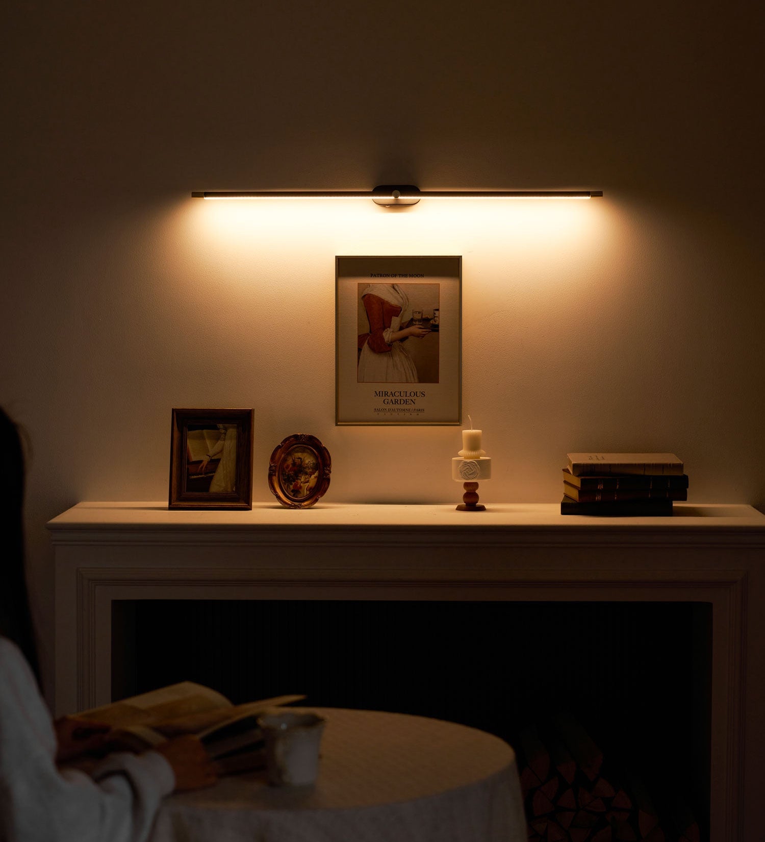Minimalist-Linear-Rechargeable-Wall-Lamp-_11.jpg