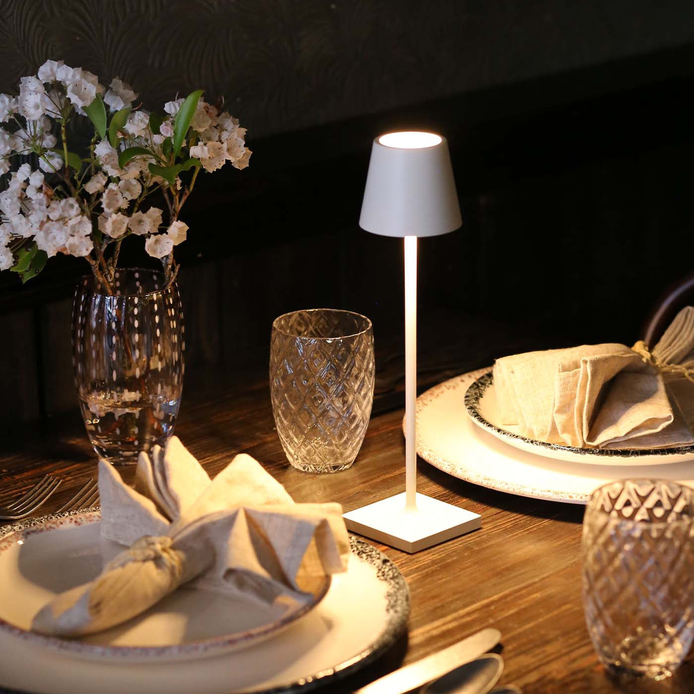 Lumen Doku Table Lamp