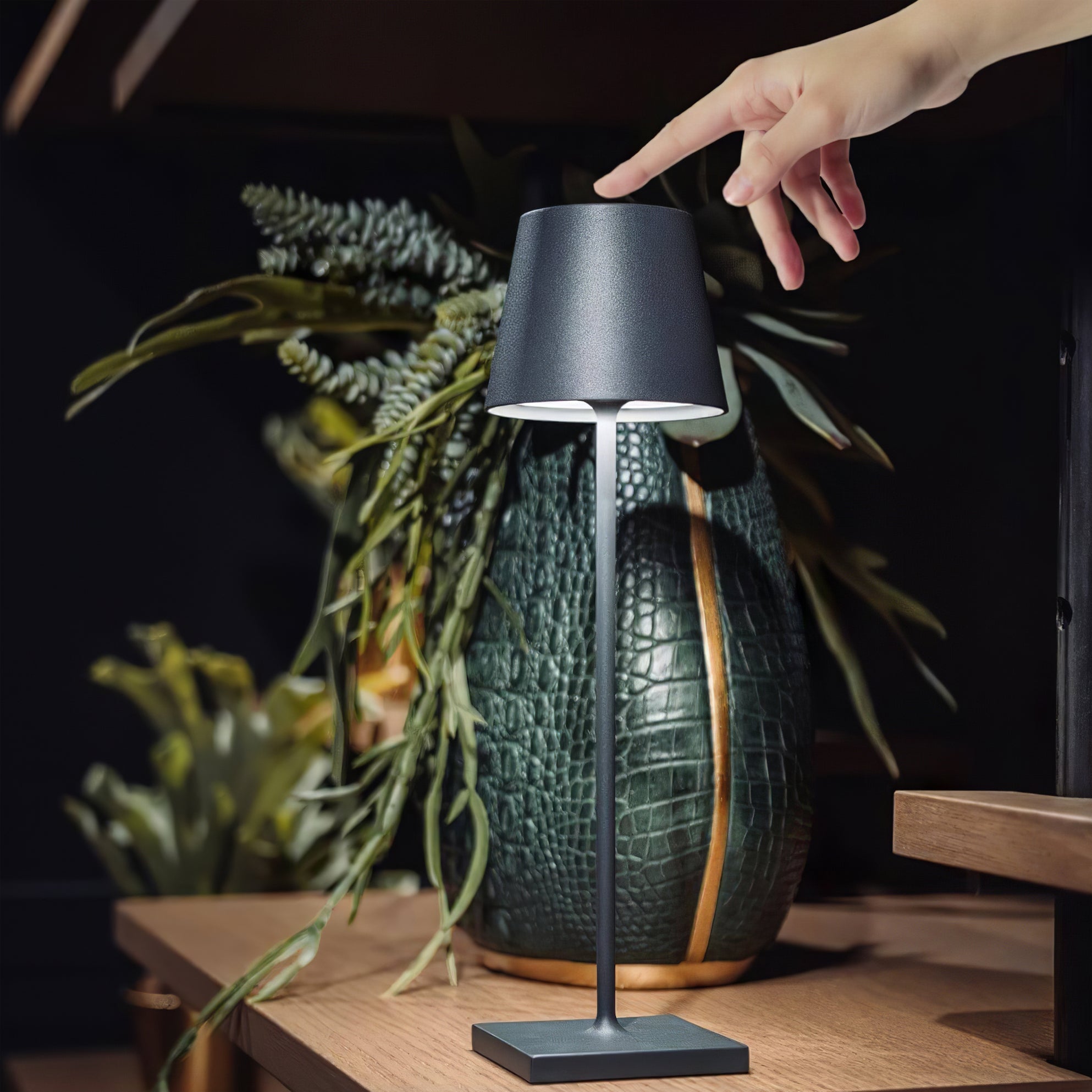 Lumen Doku Table Lamp