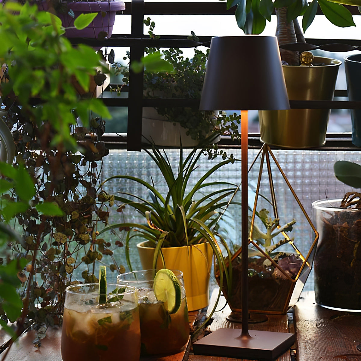 Lumen Doku Table Lamp